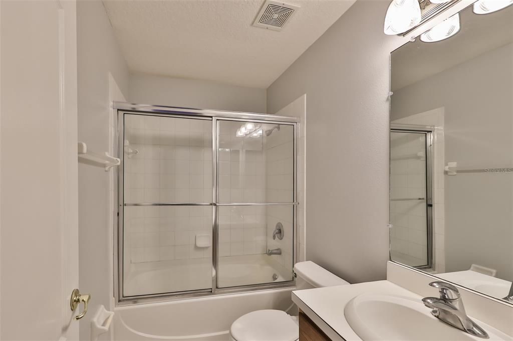 В аренду: $1,795 (2 спален, 2 ванн, 1360 Квадратных фут)