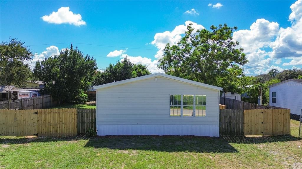 На продажу: $189,990 (3 спален, 2 ванн, 1674 Квадратных фут)