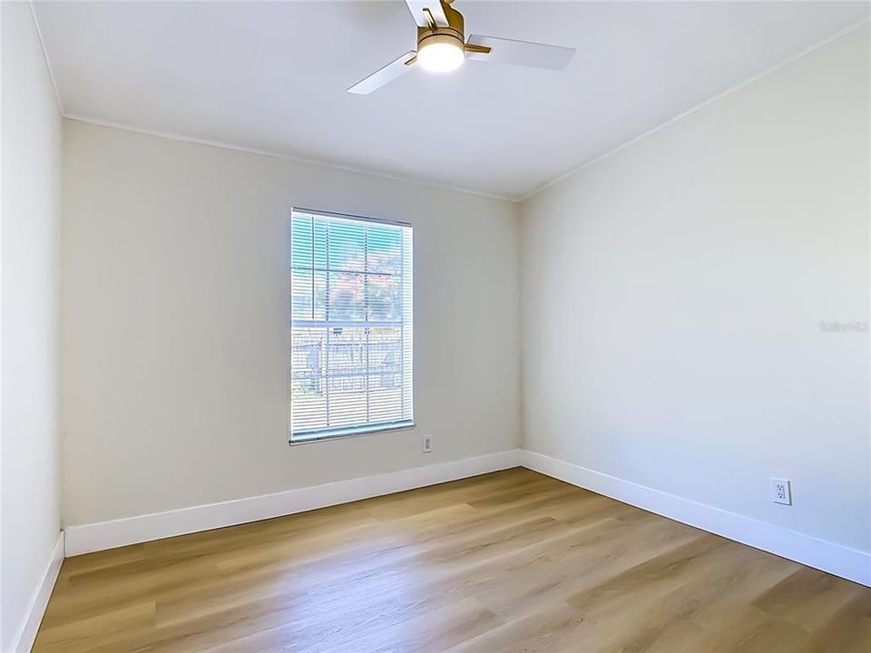 На продажу: $189,990 (3 спален, 2 ванн, 1674 Квадратных фут)