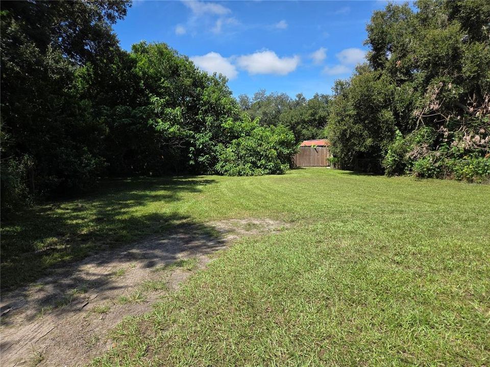 На продажу: $79,900 (0.13 acres)