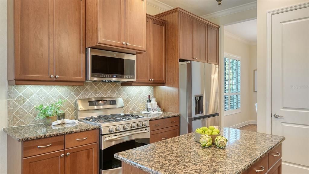 En Venta: $825,000 (3 camas, 2 baños, 2352 Pies cuadrados)