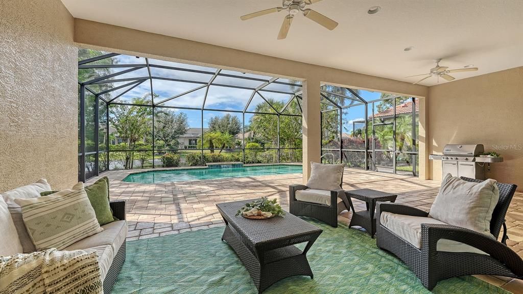 En Venta: $825,000 (3 camas, 2 baños, 2352 Pies cuadrados)