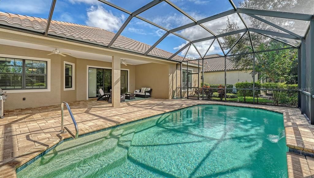 En Venta: $825,000 (3 camas, 2 baños, 2352 Pies cuadrados)