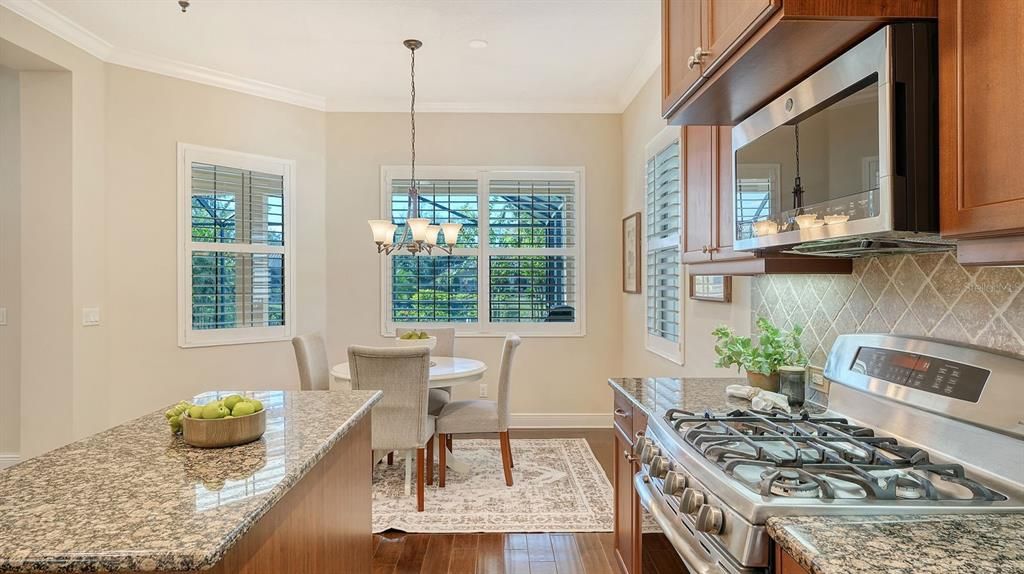 En Venta: $825,000 (3 camas, 2 baños, 2352 Pies cuadrados)