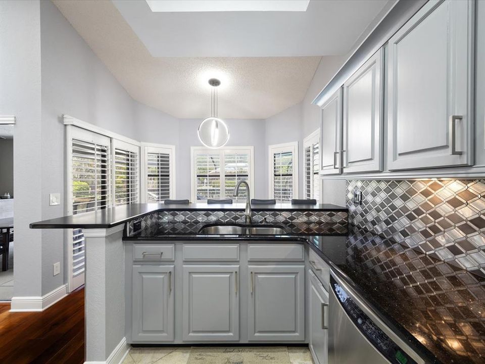 En Venta: $765,000 (3 camas, 2 baños, 2316 Pies cuadrados)