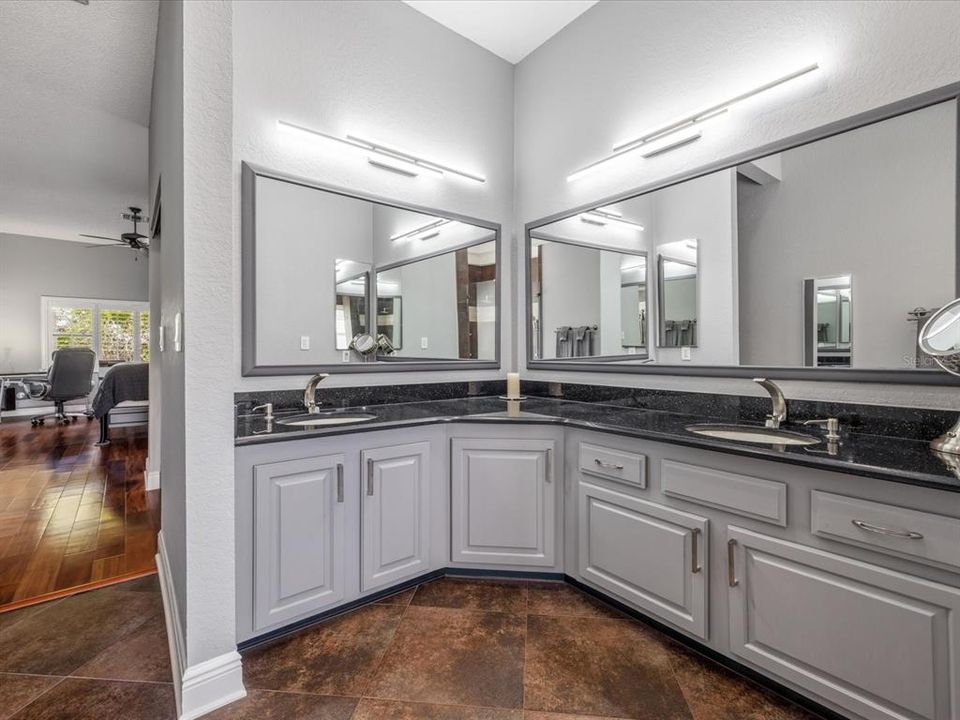 En Venta: $765,000 (3 camas, 2 baños, 2316 Pies cuadrados)