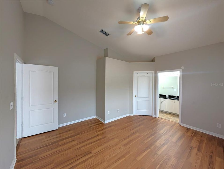 В аренду: $1,950 (3 спален, 2 ванн, 1394 Квадратных фут)