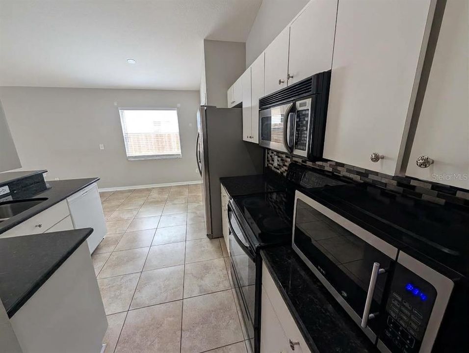 В аренду: $1,950 (3 спален, 2 ванн, 1394 Квадратных фут)