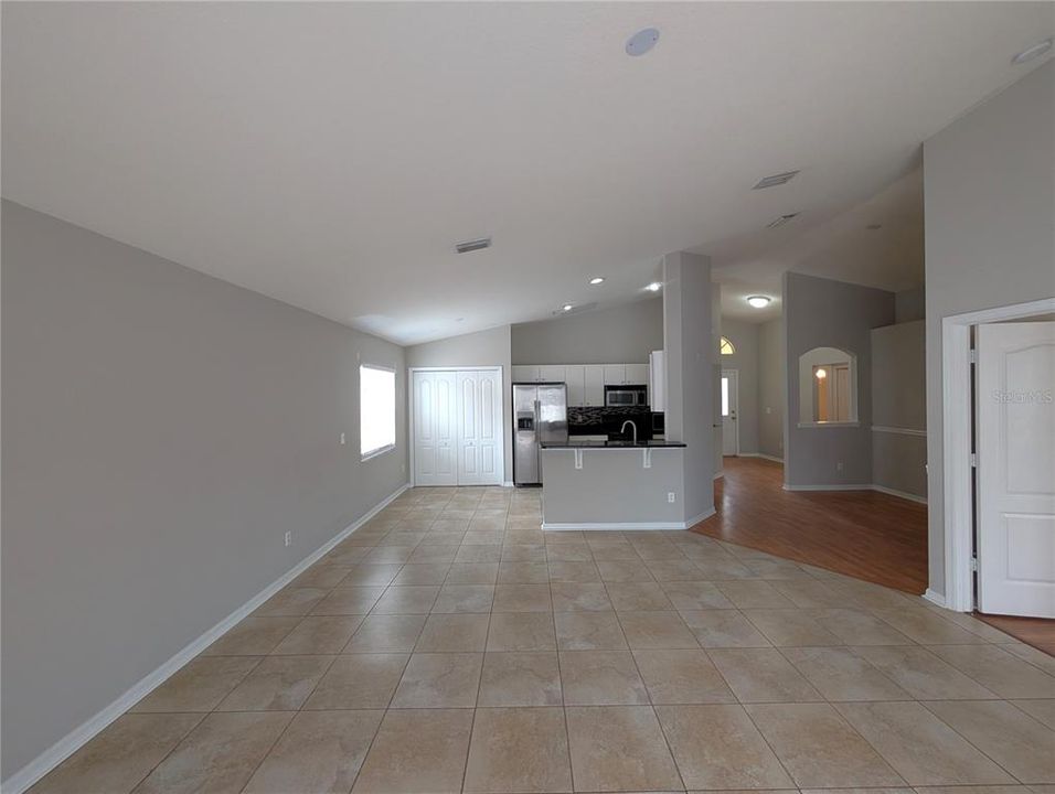 В аренду: $1,950 (3 спален, 2 ванн, 1394 Квадратных фут)