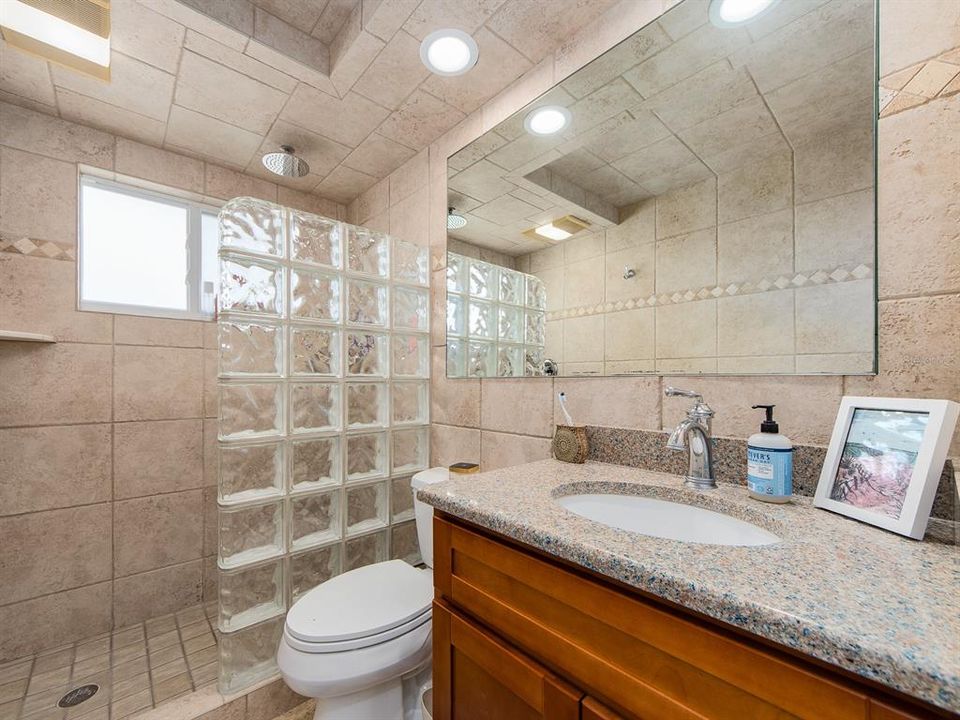 : $439,900 (2 camas, 2 baños, 1649 Pies cuadrados)