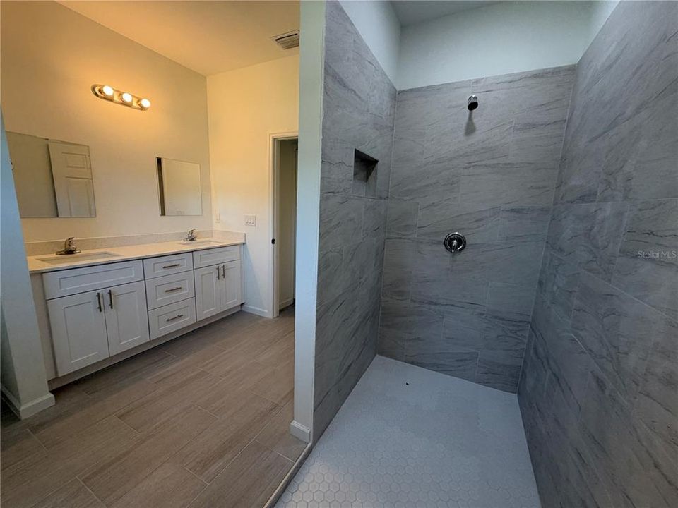 В аренду: $2,000 (3 спален, 2 ванн, 1600 Квадратных фут)