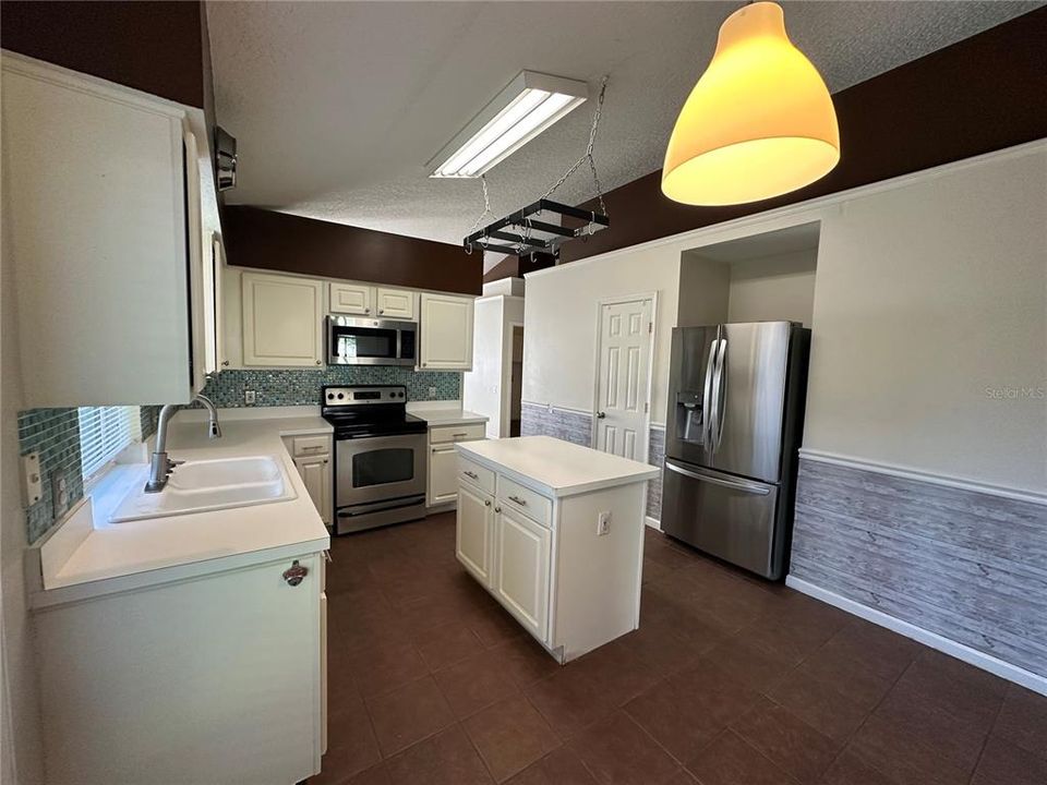 En Renta: $2,525 (4 camas, 2 baños, 1913 Pies cuadrados)