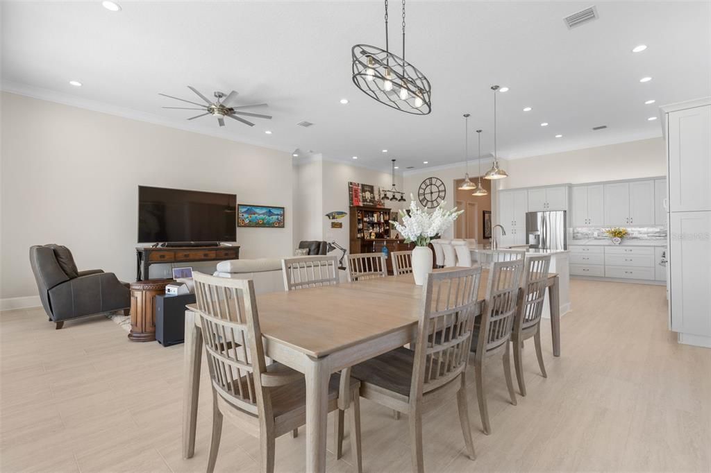 En Venta: $999,997 (3 camas, 2 baños, 2949 Pies cuadrados)