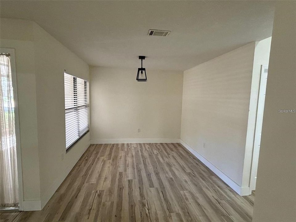 For Rent: $2,200 (3 beds, 2 baths, 1401 Square Feet)