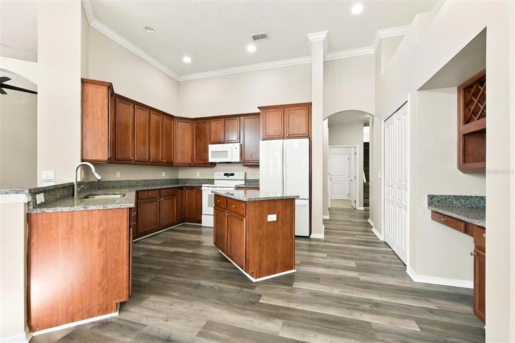 На продажу: $669,900 (4 спален, 3 ванн, 3180 Квадратных фут)