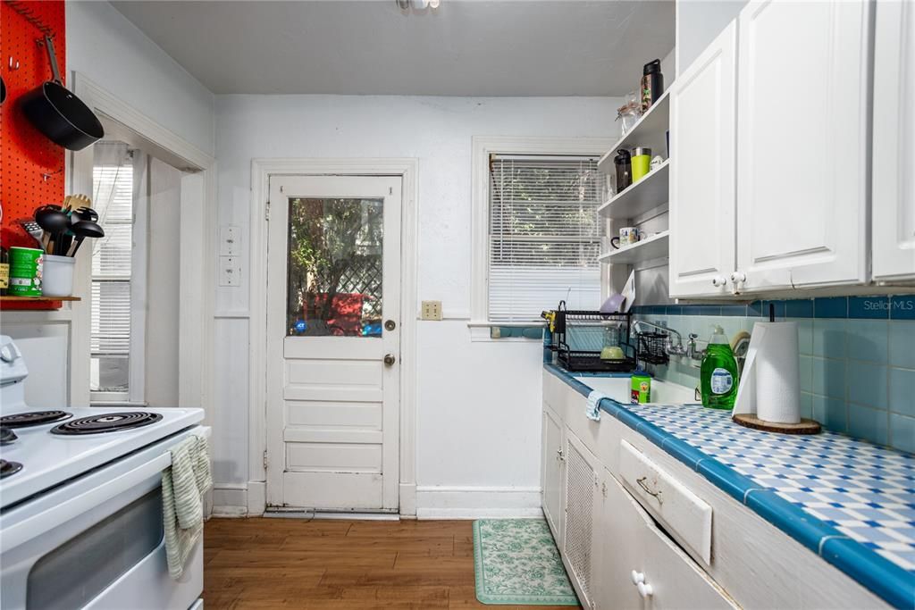 For Sale: $860,000 (9 beds, 0 baths, 4312 Square Feet)