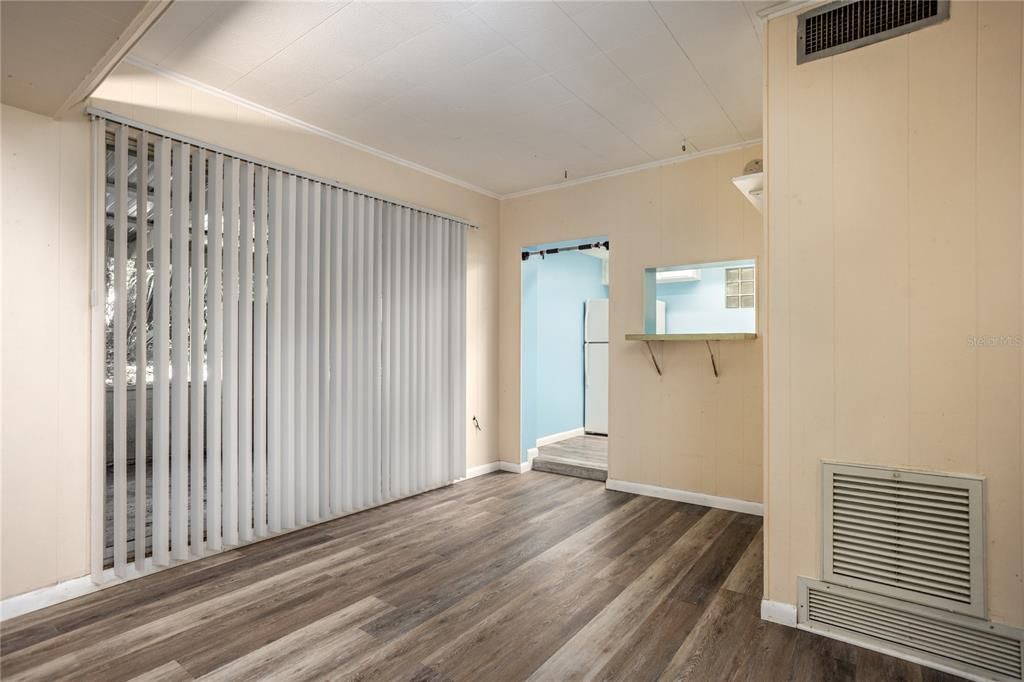 For Sale: $860,000 (9 beds, 0 baths, 4312 Square Feet)