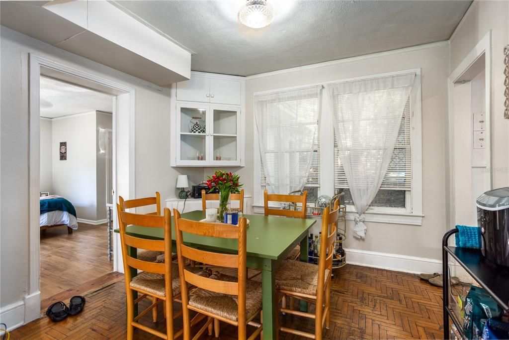 For Sale: $860,000 (9 beds, 0 baths, 4312 Square Feet)