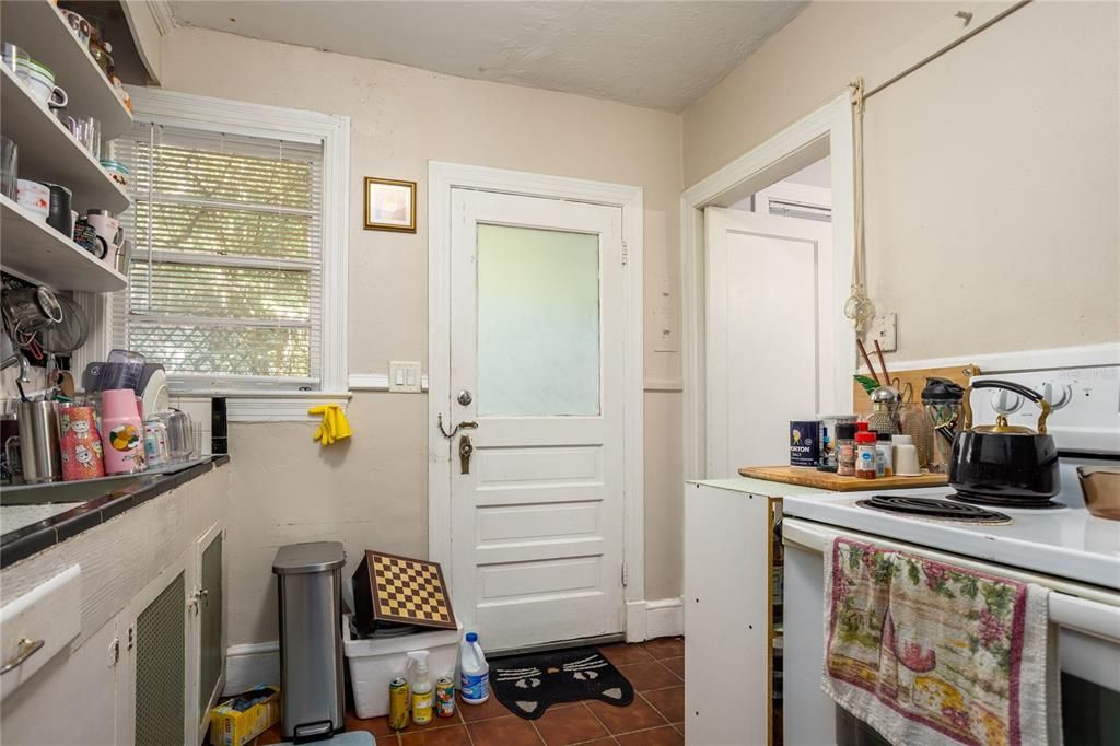 For Sale: $860,000 (9 beds, 0 baths, 4312 Square Feet)