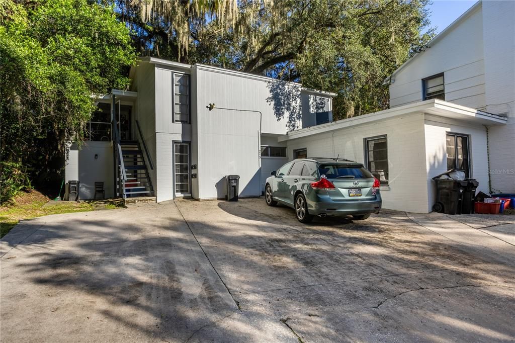 For Sale: $860,000 (9 beds, 0 baths, 4312 Square Feet)