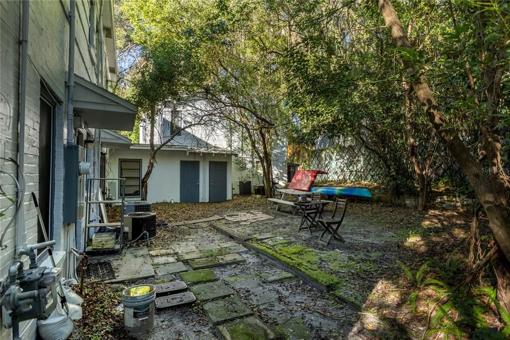 For Sale: $860,000 (9 beds, 0 baths, 4312 Square Feet)