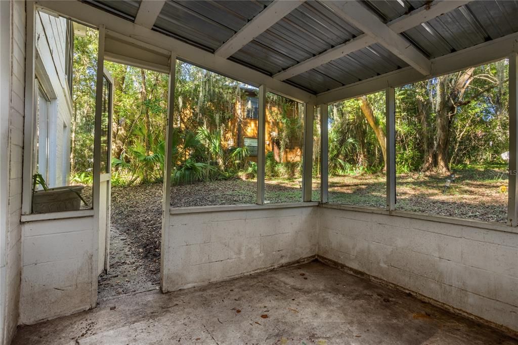 For Sale: $860,000 (9 beds, 0 baths, 4312 Square Feet)