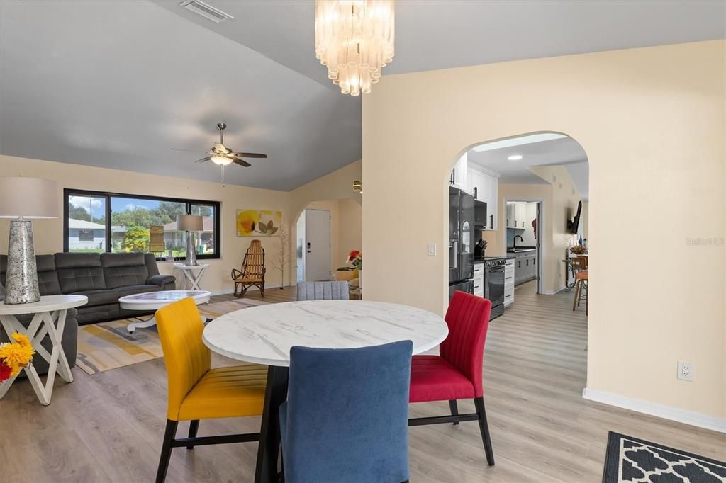 На продажу: $425,000 (3 спален, 2 ванн, 2162 Квадратных фут)