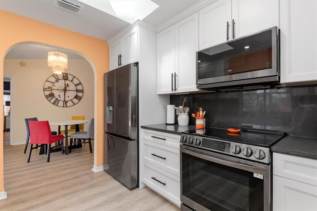 На продажу: $425,000 (3 спален, 2 ванн, 2162 Квадратных фут)