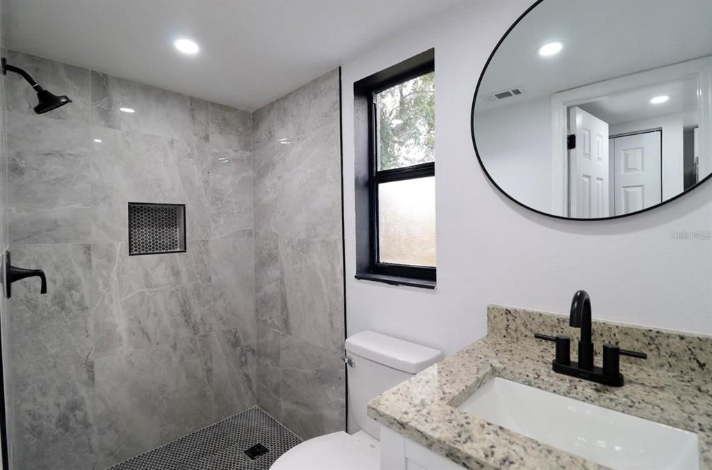 For Rent: $2,000 (3 beds, 2 baths, 1245 Square Feet)