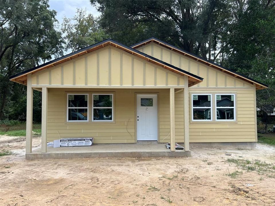 For Sale: $247,500 (3 beds, 2 baths, 1140 Square Feet)