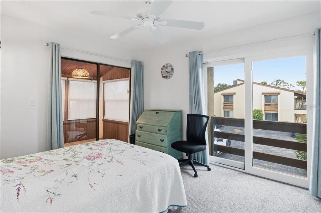 For Rent: $2,900 (2 beds, 2 baths, 925 Square Feet)