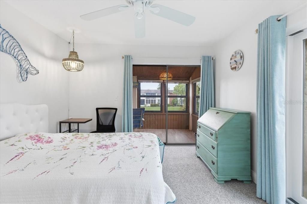 For Rent: $2,900 (2 beds, 2 baths, 925 Square Feet)
