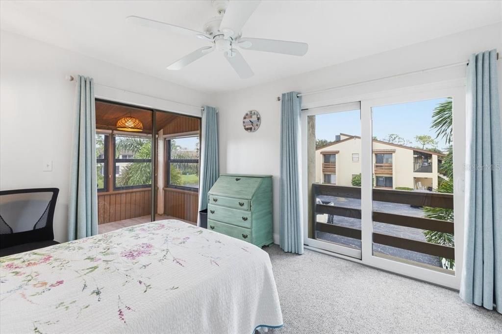 For Rent: $2,900 (2 beds, 2 baths, 925 Square Feet)