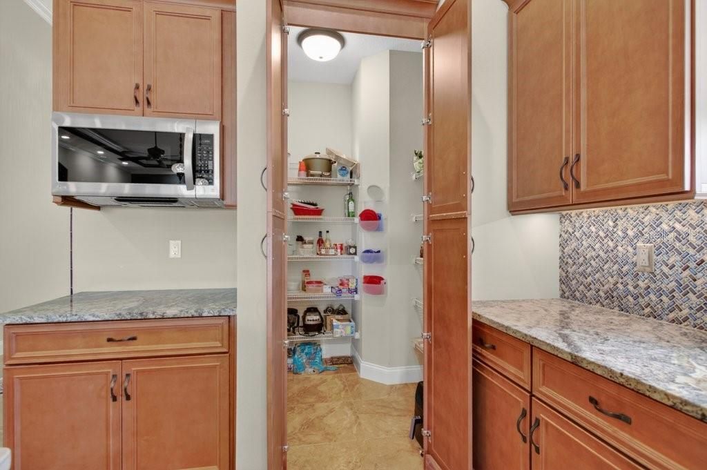 В аренду: $4,500 (3 спален, 2 ванн, 2341 Квадратных фут)
