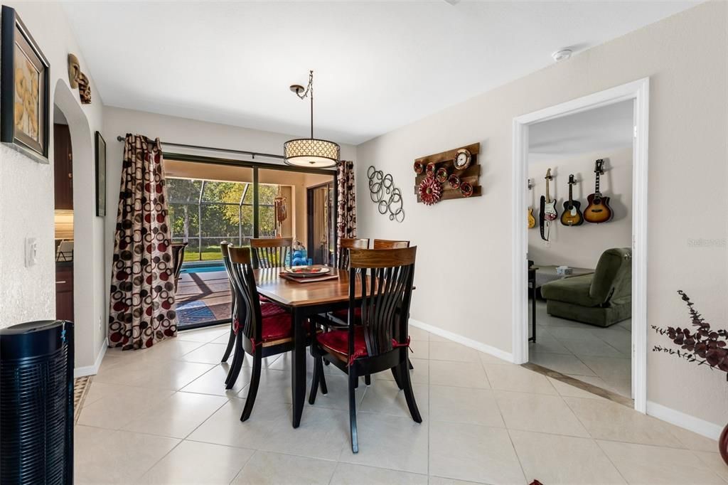 En Venta: $359,000 (2 camas, 2 baños, 1532 Pies cuadrados)