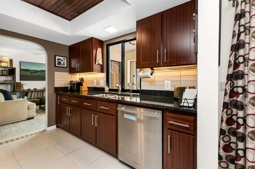 En Venta: $359,000 (2 camas, 2 baños, 1532 Pies cuadrados)