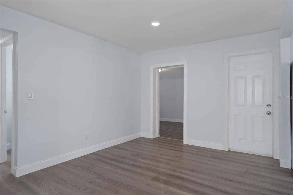 En Venta: $399,900 (4 camas, 2 baños, 1378 Pies cuadrados)