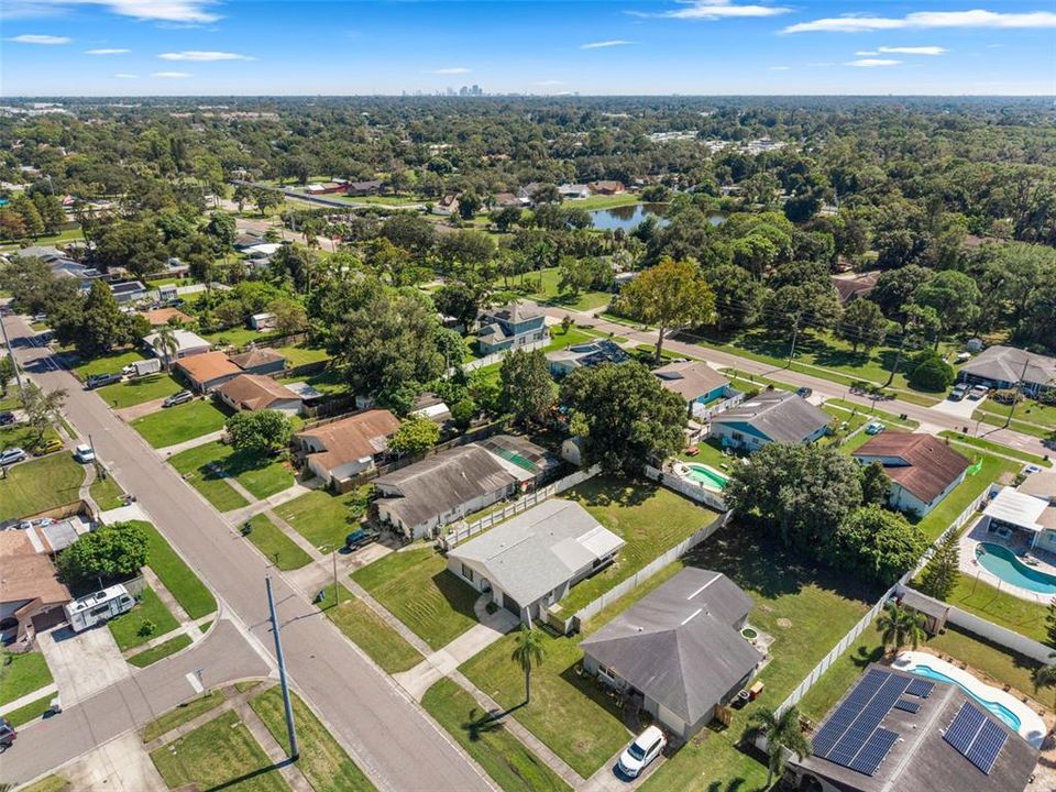 En Venta: $399,900 (4 camas, 2 baños, 1378 Pies cuadrados)