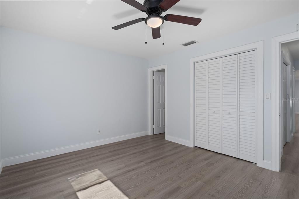 En Venta: $399,900 (4 camas, 2 baños, 1378 Pies cuadrados)