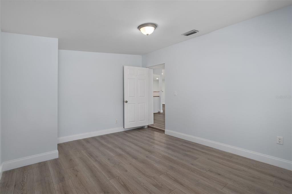 En Venta: $399,900 (4 camas, 2 baños, 1378 Pies cuadrados)