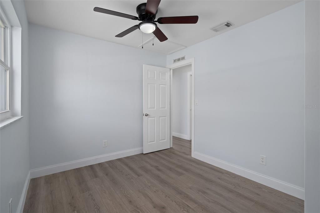 En Venta: $399,900 (4 camas, 2 baños, 1378 Pies cuadrados)
