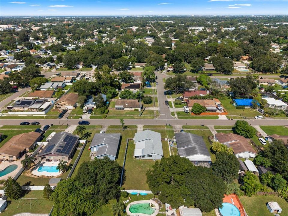 En Venta: $399,900 (4 camas, 2 baños, 1378 Pies cuadrados)