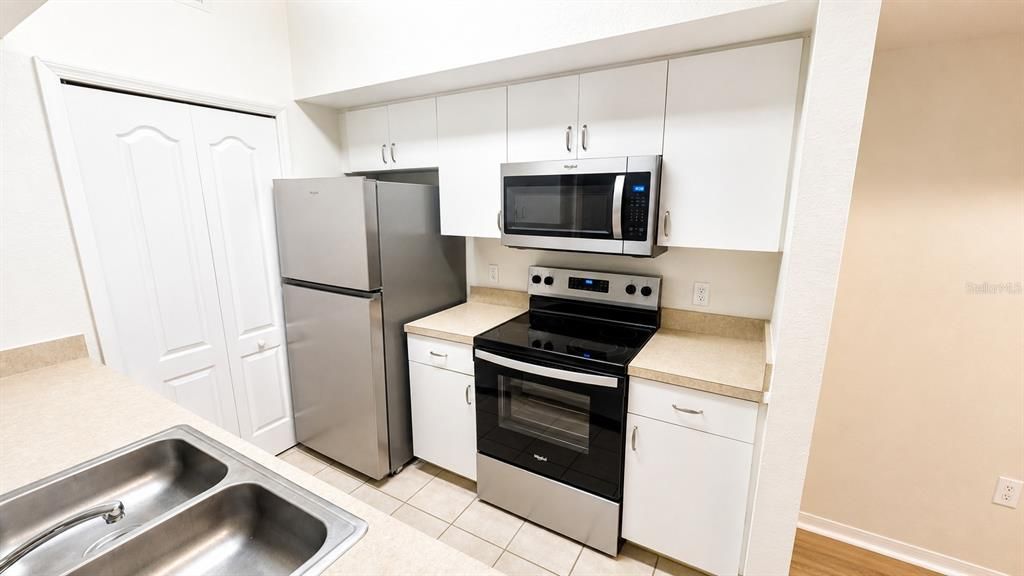 В аренду: $1,699 (2 спален, 2 ванн, 1069 Квадратных фут)