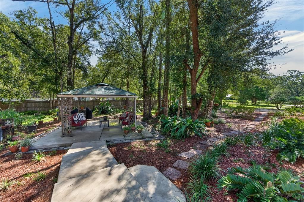 For Sale: $1,200,000 (1.00 acres)