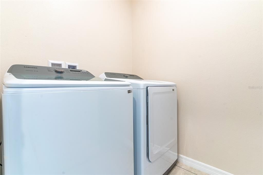 For Rent: $1,975 (3 beds, 2 baths, 1425 Square Feet)