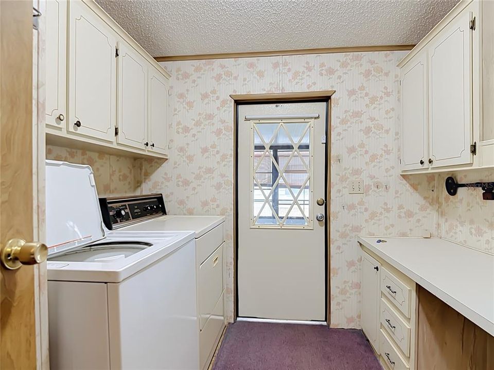 На продажу: $125,000 (2 спален, 2 ванн, 1352 Квадратных фут)