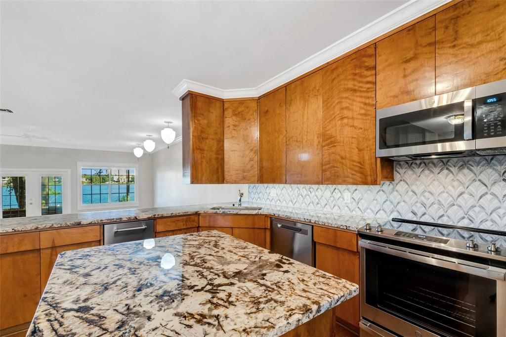 В аренду: $3,800 (3 спален, 2 ванн, 2854 Квадратных фут)