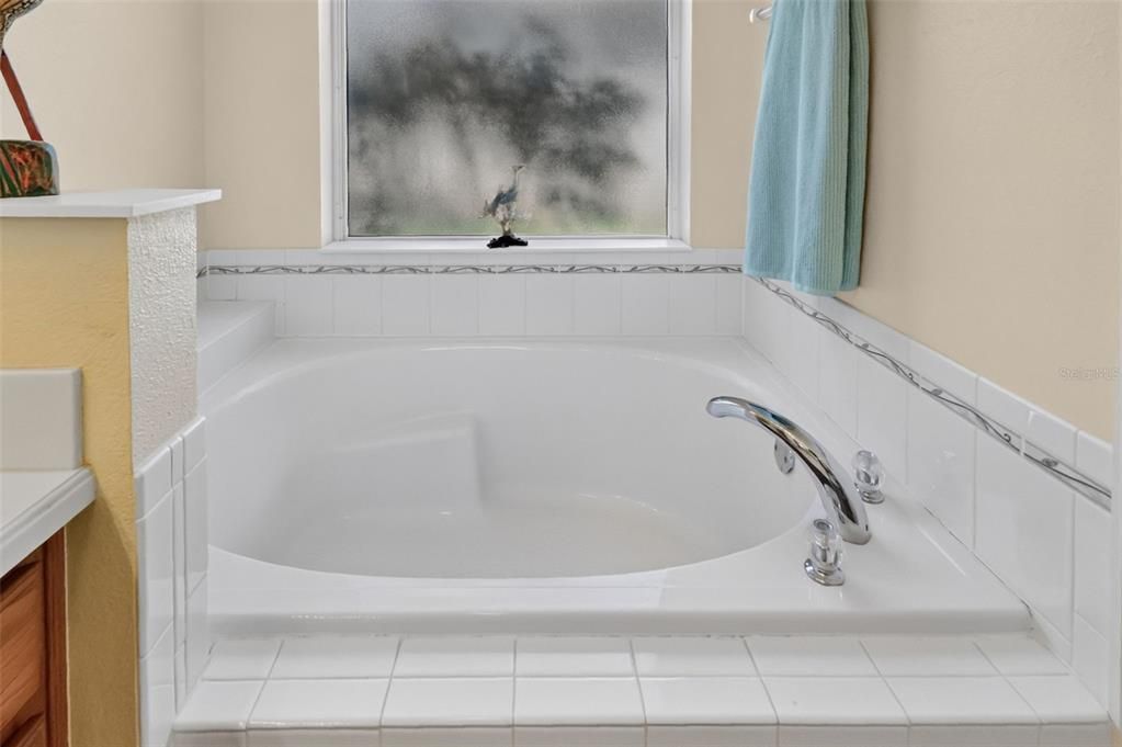 For Sale: $400,000 (4 beds, 2 baths, 2093 Square Feet)