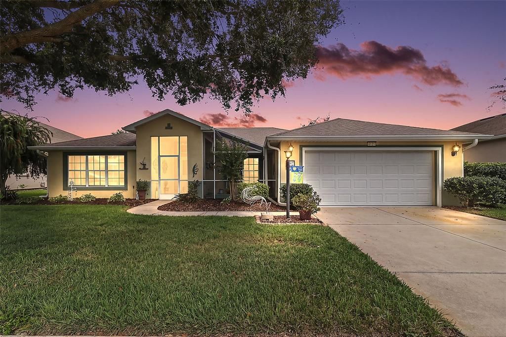 For Sale: $400,000 (4 beds, 2 baths, 2093 Square Feet)