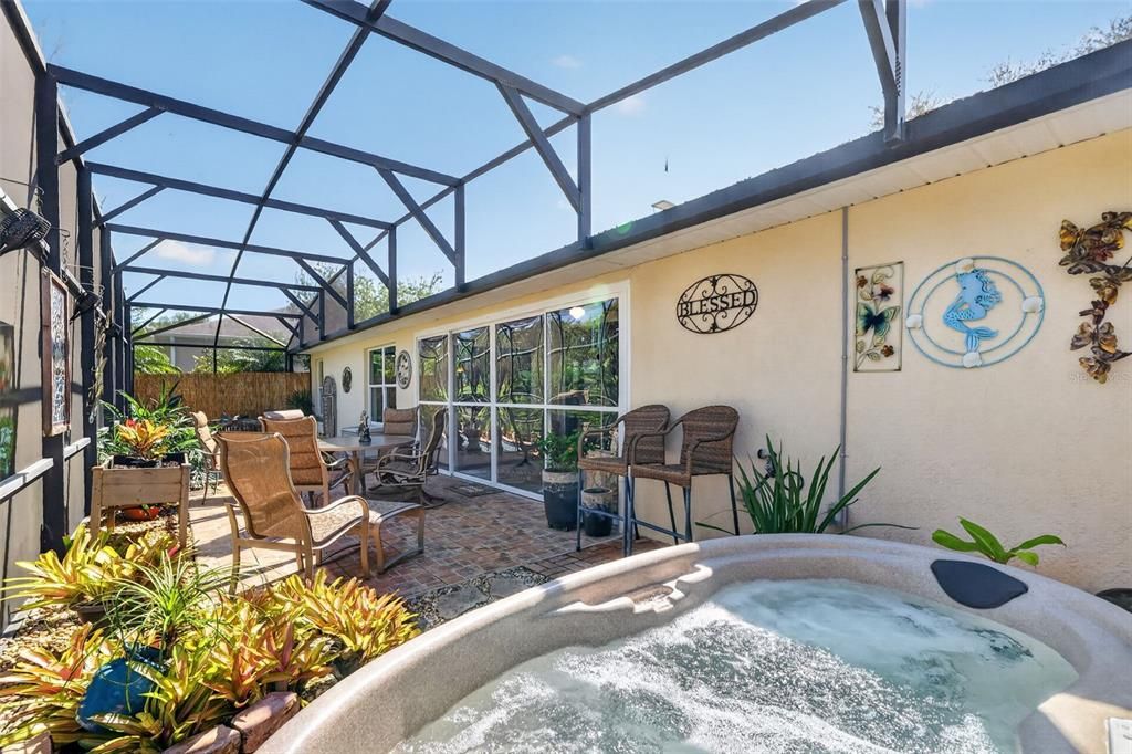 For Sale: $400,000 (4 beds, 2 baths, 2093 Square Feet)